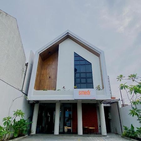 Smedi Coliving Hotel Yogyakarta Bagian luar foto